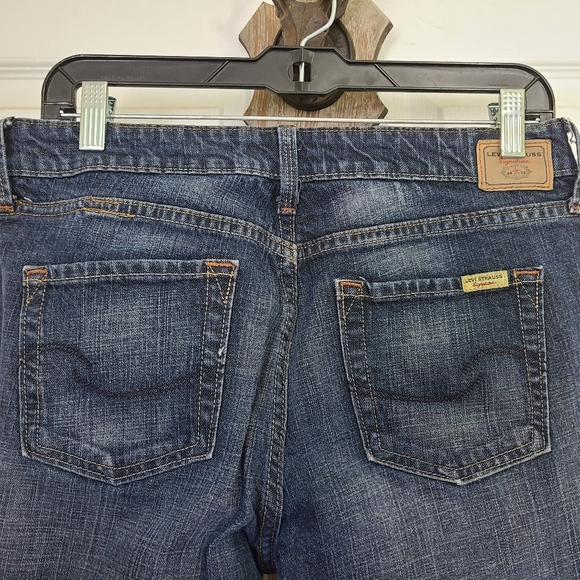 (1457) Levi's Woman's Signature Low Rise Bootcut Blue Jeans, Size: 10  Blue - Picture 15 of 15